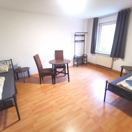 Monteurzimmer Am Bahnhof Biesenthal - 2 Grosse Apartments Extérieur photo